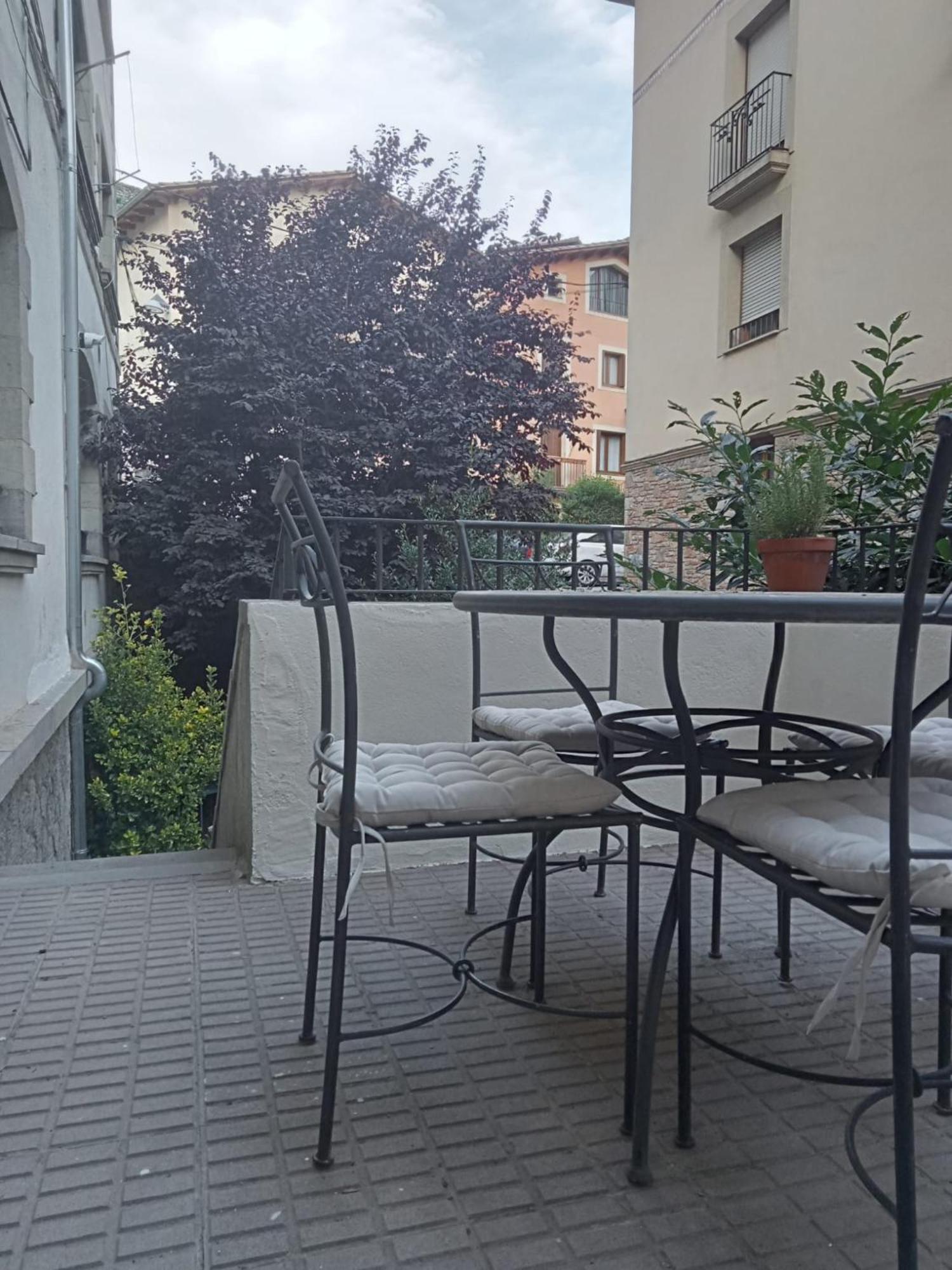 Maison Biscuit. Apartament A La Placa De La Vila Camprodon Exterior photo